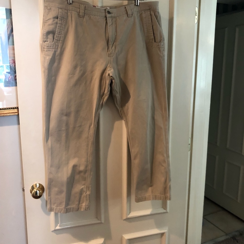 GREAT LOOKING KHAKI PANTS
